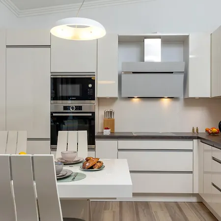 Luxury Sunset Apartment